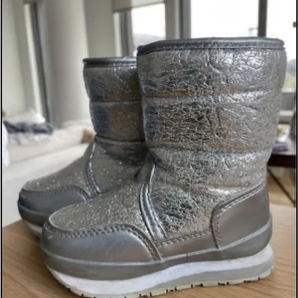Rubber duck toddler silver snow boots size 7c - Picture 2 of 4
